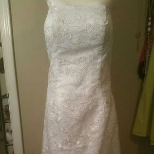 White lace wedding dress